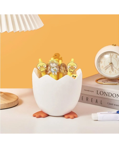 Przybornik na długopisy w kształcie skorupki jajka