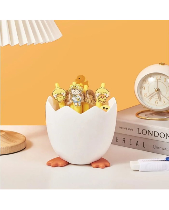 Przybornik na długopisy w kształcie skorupki jajka