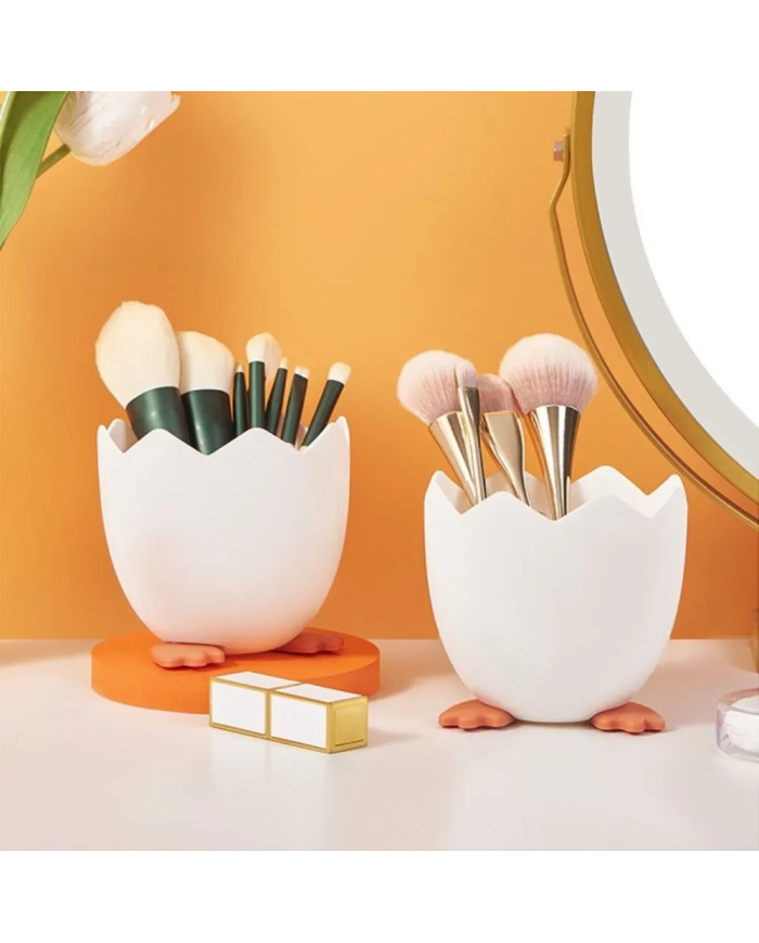 Przybornik na długopisy w kształcie skorupki jajka